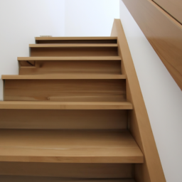 Escalier en Bois : Alliance Parfaite entre Tradition et Modernité pour un Intérieur Accueillant Berre-l'Etang